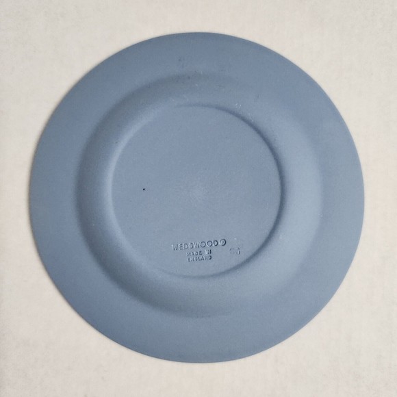 Wedgwood Blue White Jasperware Ashtray 3 Slots Cupid Asleep England - Picture 3 of 4